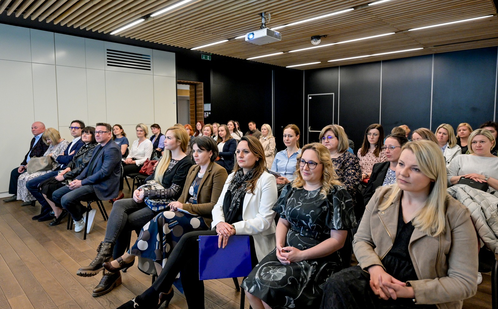 Roditeljstvo (33) Roditeljstvo (33)