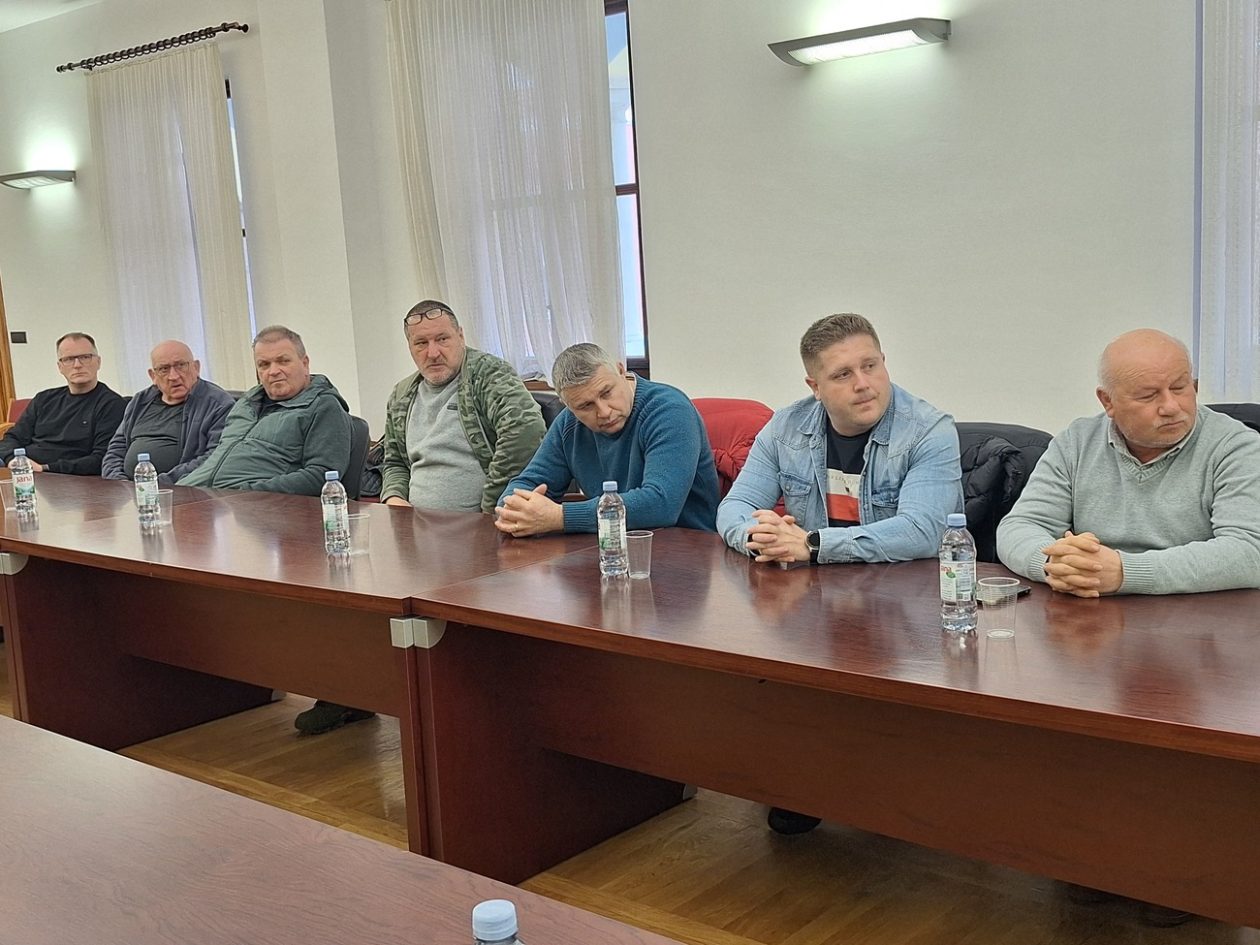 Sastanak (7) Sastanak (7)