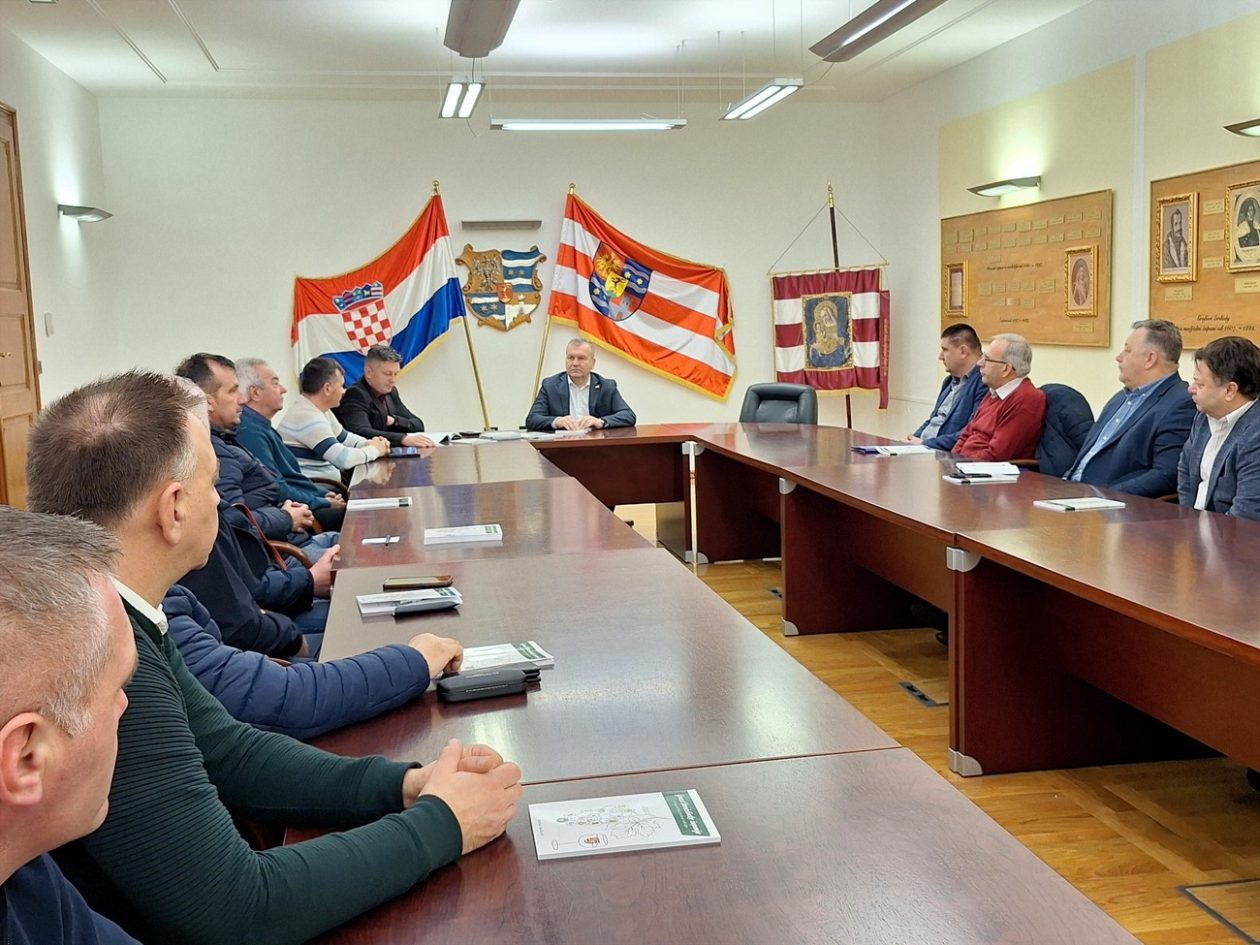 Sastanak_vinari (1) Sastanak_vinari (1)