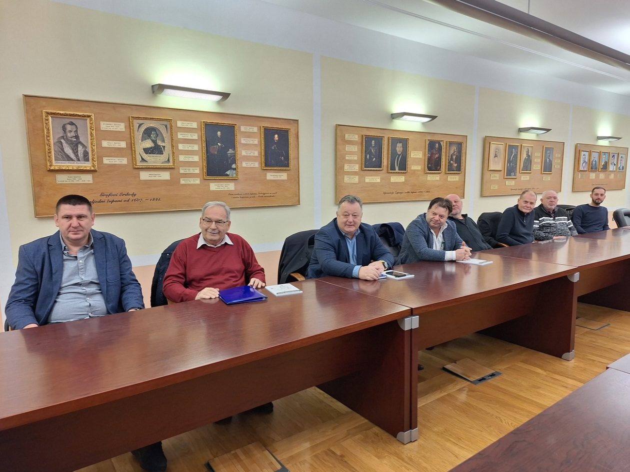 Sastanak_vinari (6) Sastanak_vinari (6)