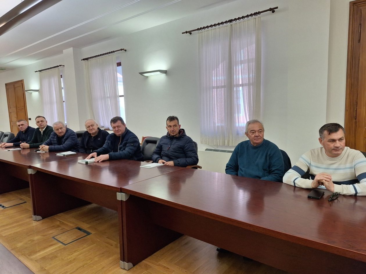 Sastanak_vinari (7) Sastanak_vinari (7)