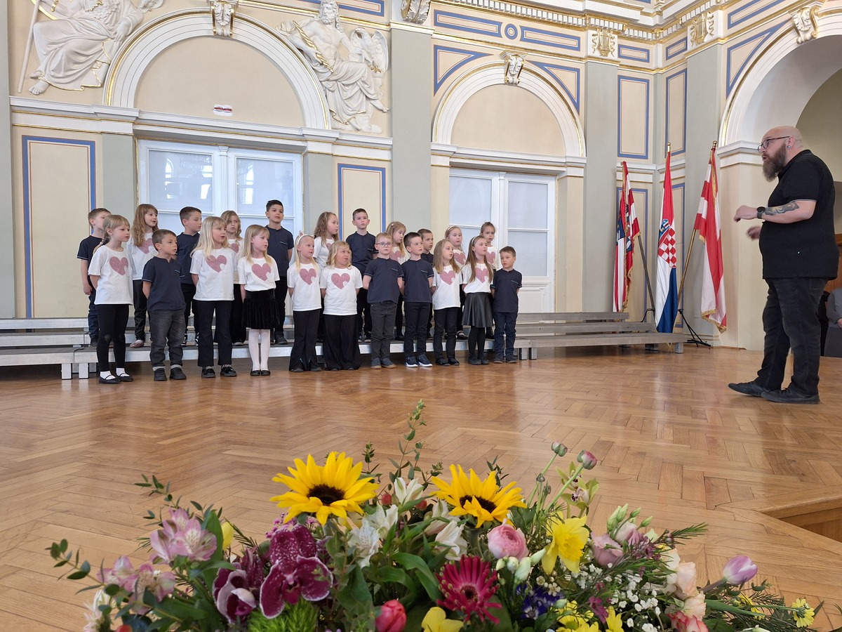 Smotra (25) Smotra (25)