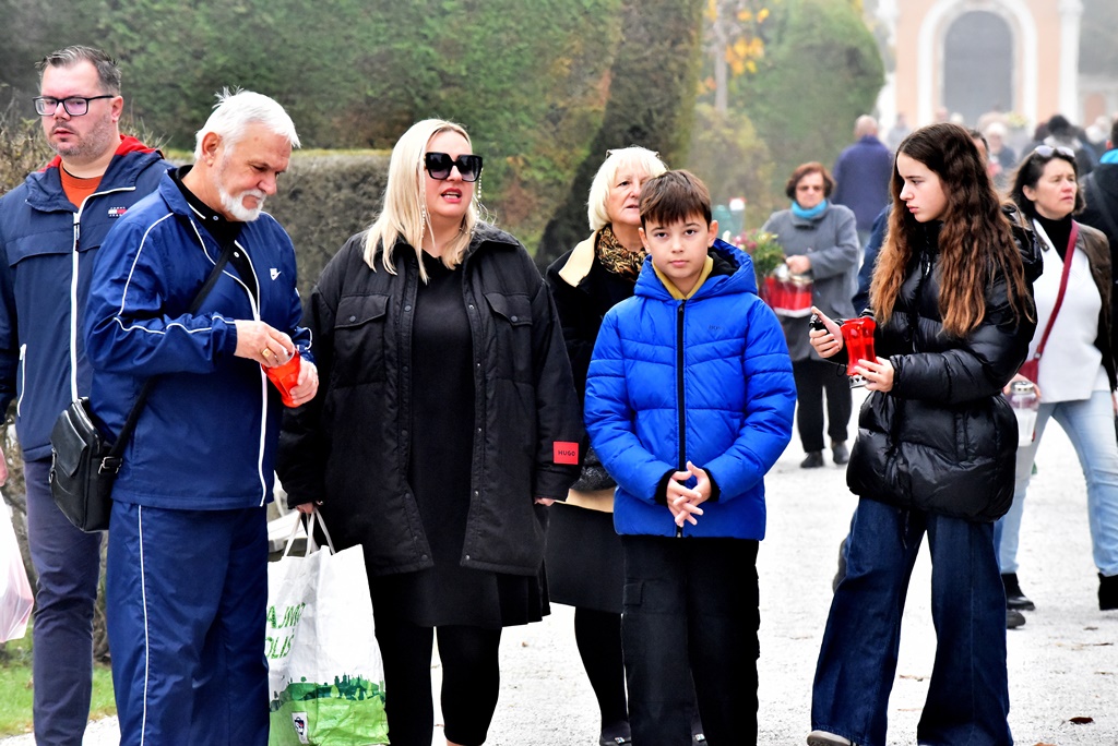 Svi sveti 2024 Varaždinski (16) Svi sveti 2024 Varaždinski (16)