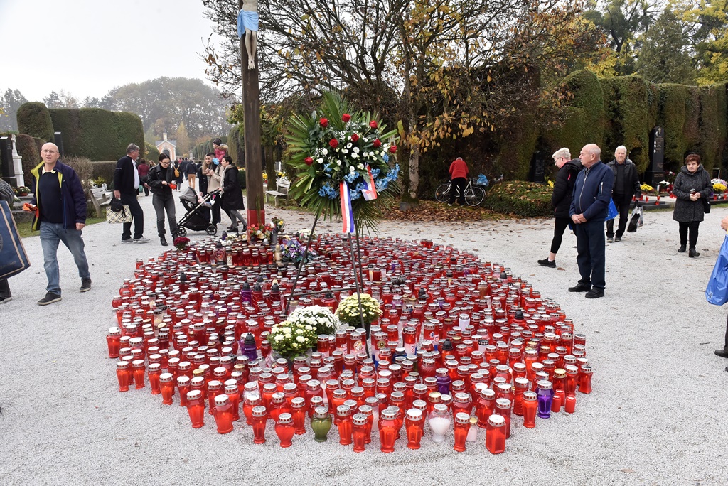 Svi sveti 2024 Varaždinski (24) Svi sveti 2024 Varaždinski (24)