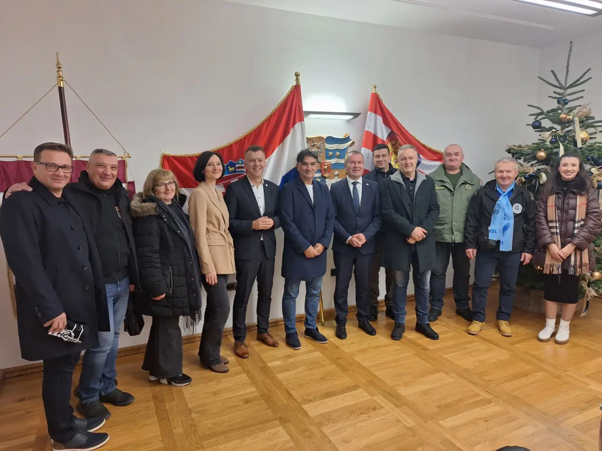 Thompson 72 – zupanija