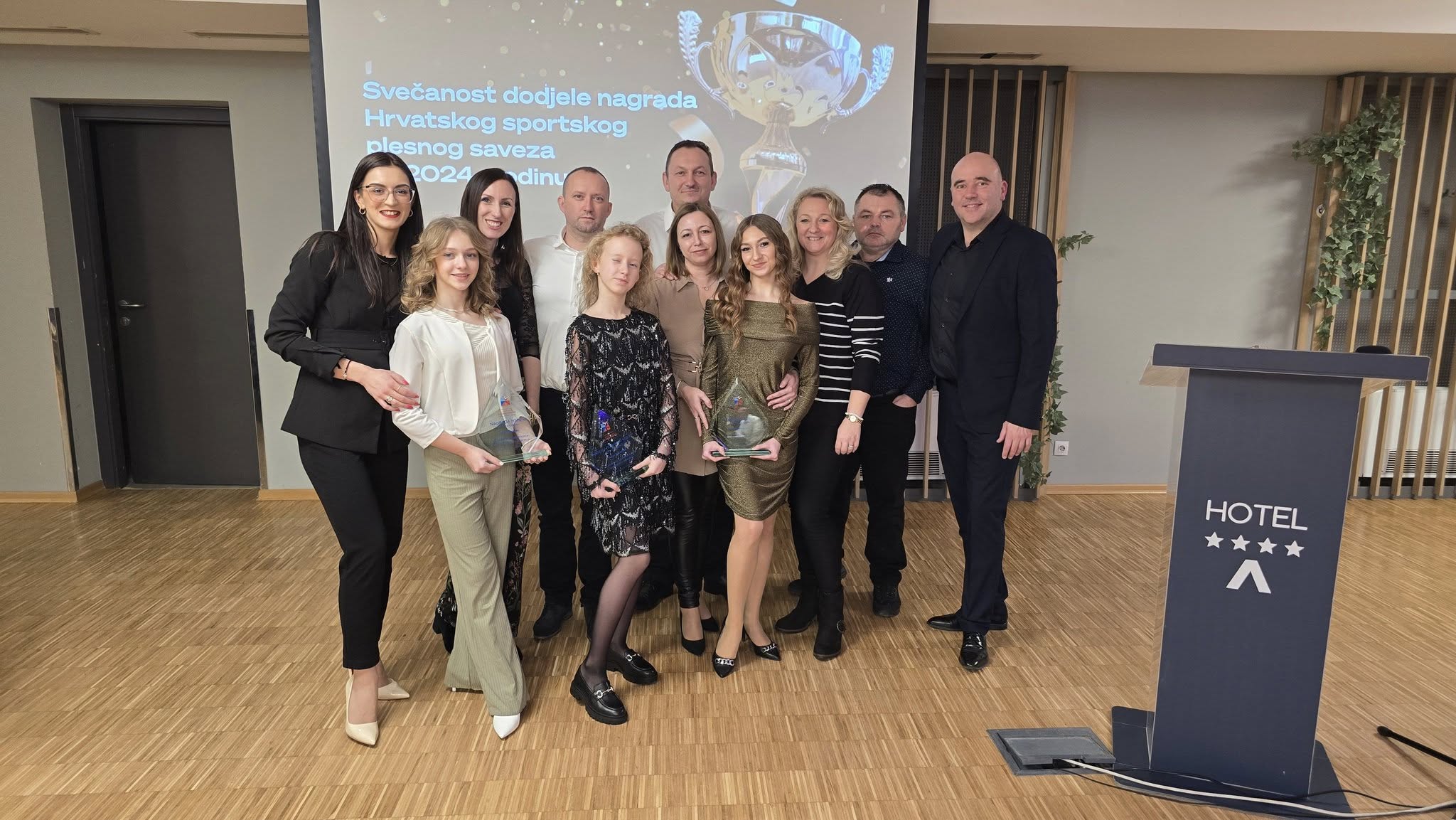 Treneri PK Takt sa najuspješnijim sportašicama i roditeljima