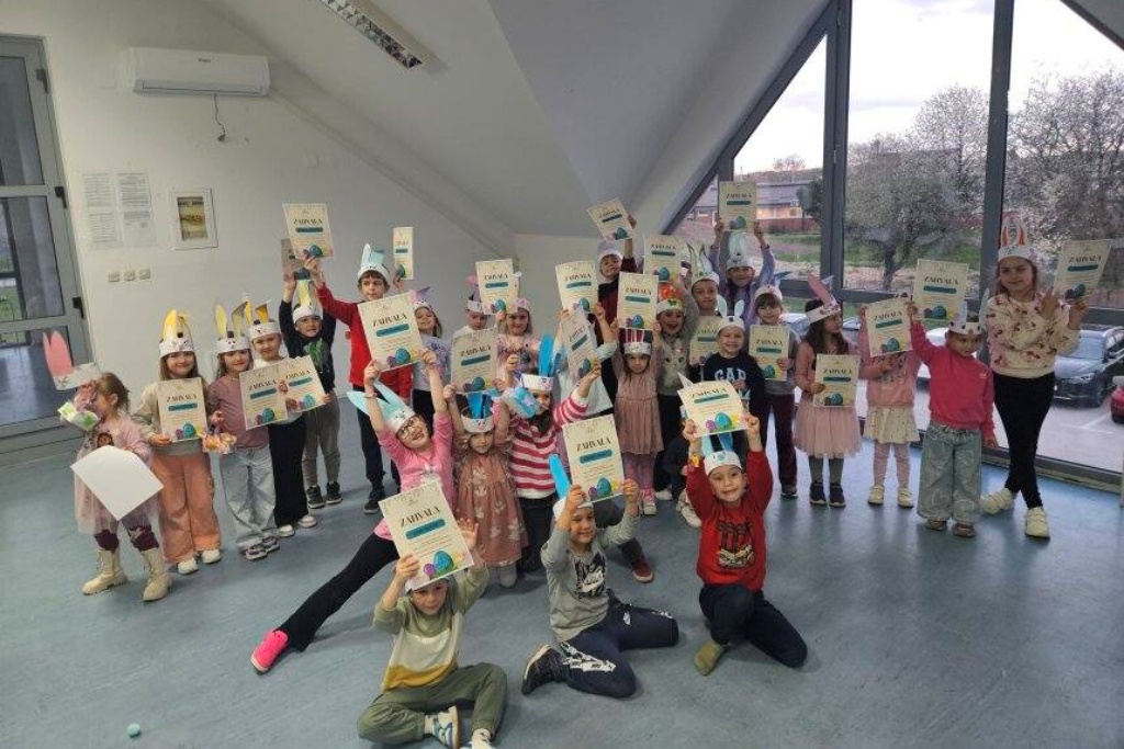 Trnovec, Mala Akademija (10) Trnovec, Mala Akademija (10)