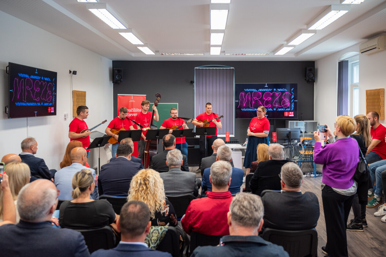 UNIN_Festival-Znanosti_2025-30