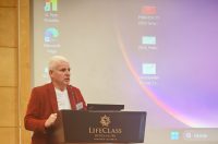 Uime Hrvatske i Varaždinske županija prisutne je pozdravio Božidar Novoselec, načelnik općine Sračinec. Snimka Udruga žena Preslica Uime Hrvatske i Varaždinske županija prisutne je pozdravio Božidar Novoselec, načelnik općine Sračinec. Snimka Udruga žena Preslica