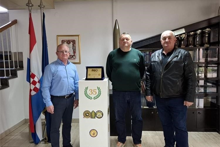 Uručena plaketa USJP