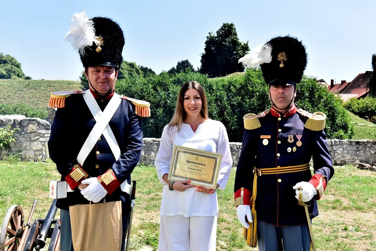 VGG PK Feel 4 romana rod