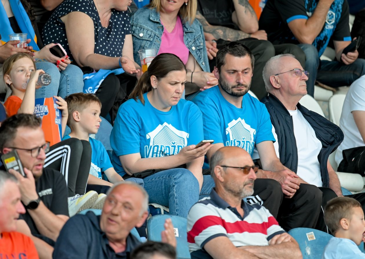 Varaždin lokomotiva hnl siniša sović (1) Varaždin lokomotiva hnl siniša sović (1)