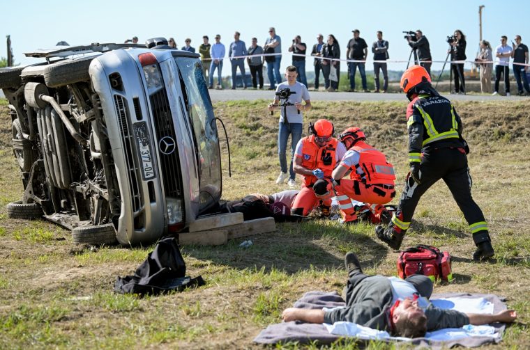 Vjezba_hitnih_sluzbi (1) Vjezba_hitnih_sluzbi (1)