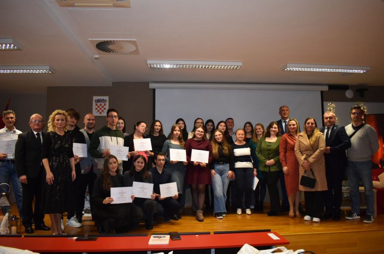 WhatsApp Slika 2025-12-05 u 15.36.23_4133da77 WhatsApp Slika 2025-12-05 u 15.36.23_4133da77