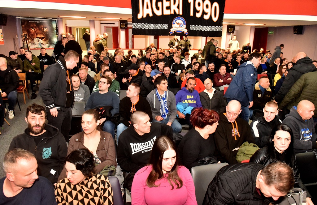 White Stones dokumentarac premijera foto Varaždinski hr (23) White Stones dokumentarac premijera foto Varaždinski hr (23)