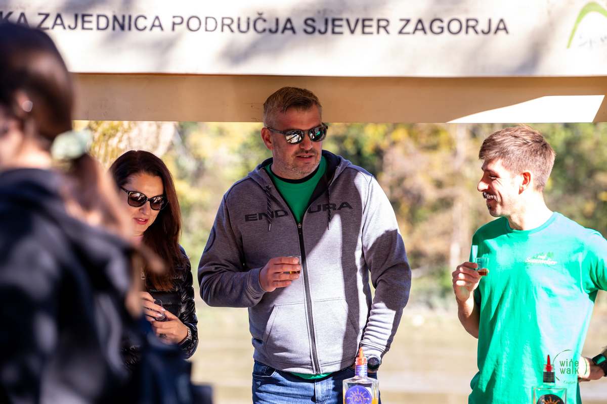 Wine & Walk Cestica foto – Spot doo (14) Wine & Walk Cestica foto – Spot doo (14)