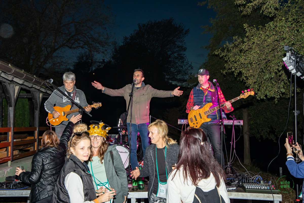 Wine & Walk Cestica foto – Spot doo (3) Wine & Walk Cestica foto – Spot doo (3)