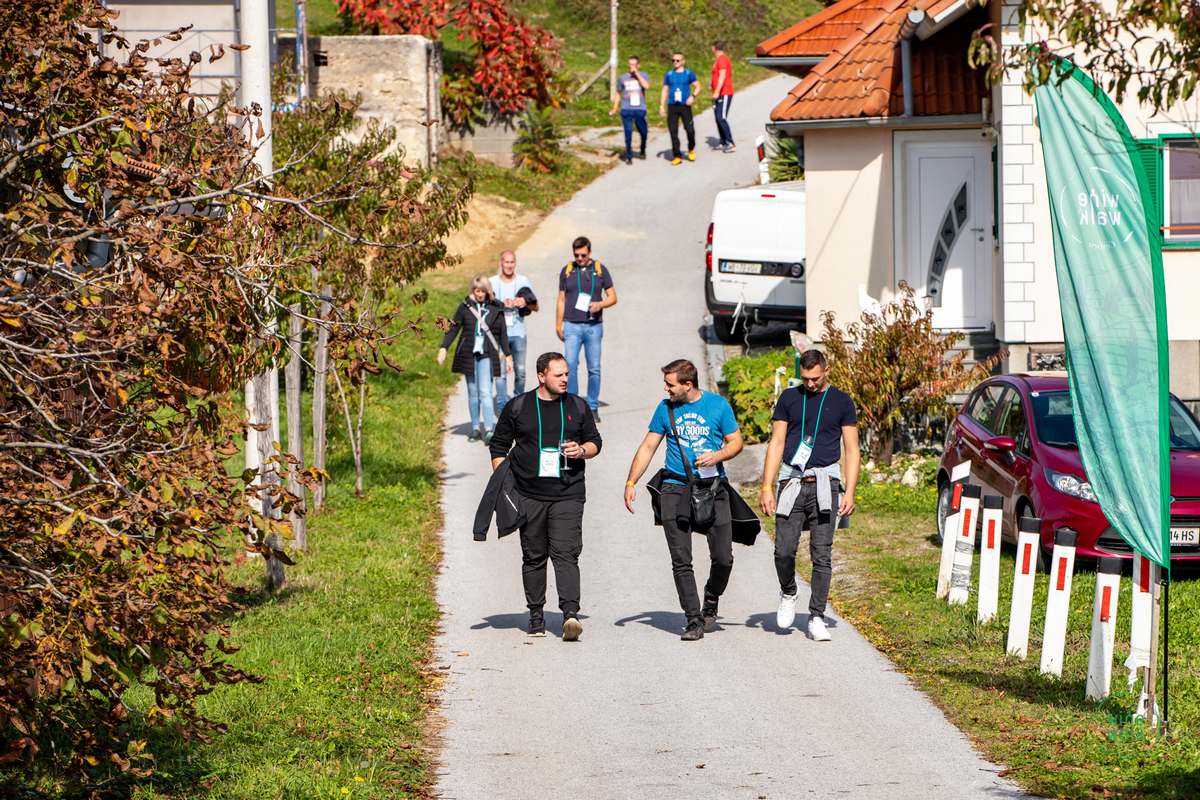 Wine & Walk Cestica foto – Spot doo (30) Wine & Walk Cestica foto – Spot doo (30)