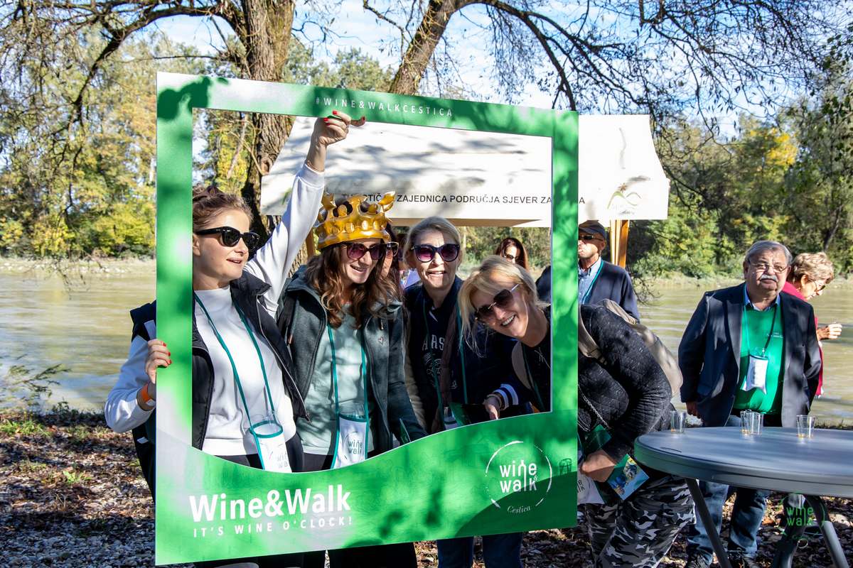 Wine & Walk Cestica foto – Spot doo (7) Wine & Walk Cestica foto – Spot doo (7)