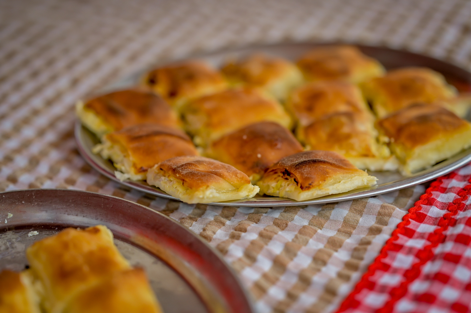 Zalogajček na placu Siniša Sović (1) Zalogajček na placu Siniša Sović (1)