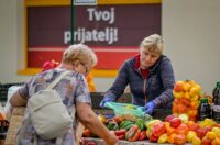 Zalogajček na placu Siniša Sović (14) Zalogajček na placu Siniša Sović (14)