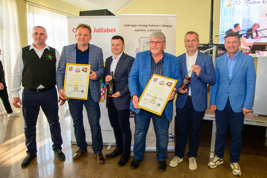 Zupanijska izlozba vina (1)