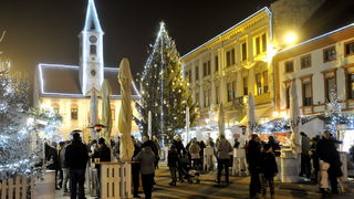 Povodom otvorenja Adventa u Varaždinu upaljeno tisuće lampica