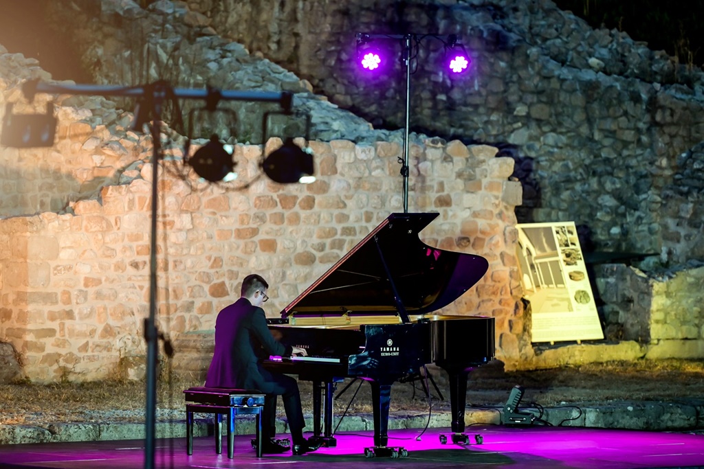 Image 5831715 (auto)