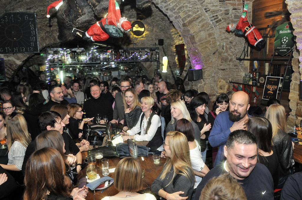 IT’S ONLY ROCK ‘N’ ROLL Band jamIT prodrmao publiku u Medinu škrinji