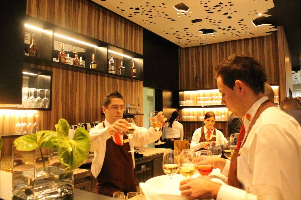 1233379410204928046744247128024