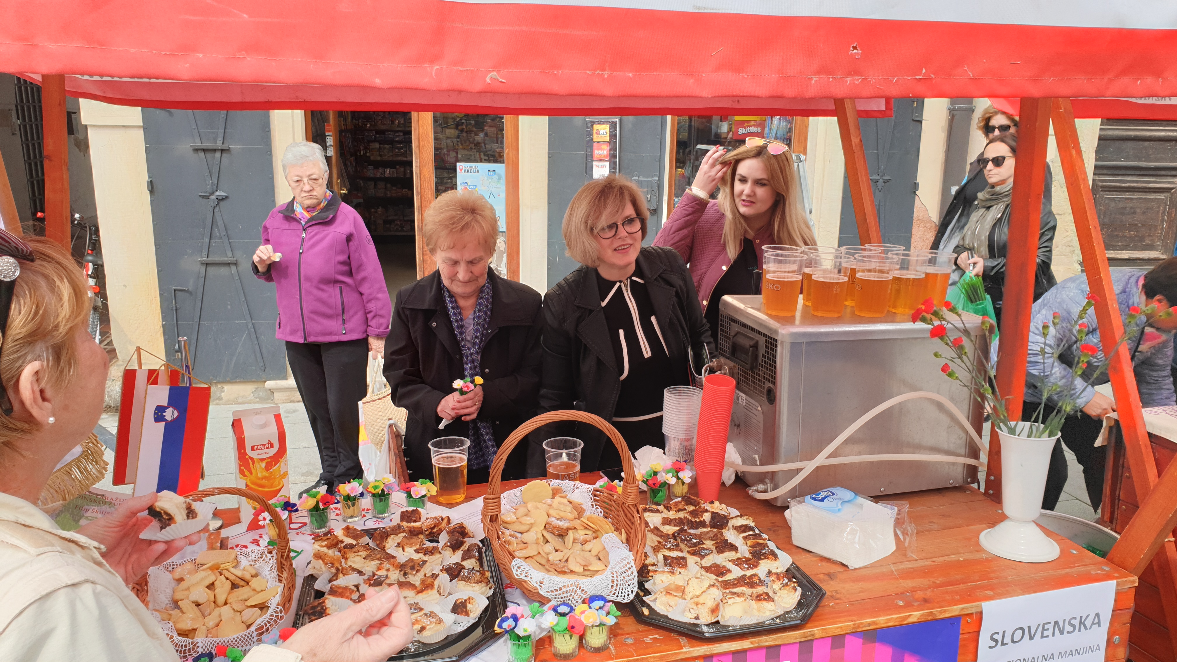 SKD ‘NAGELJ’ Slovenci obilježili Dan nacionalnih manjina u Varaždinu, najveća gužva na slovenskom štandu
