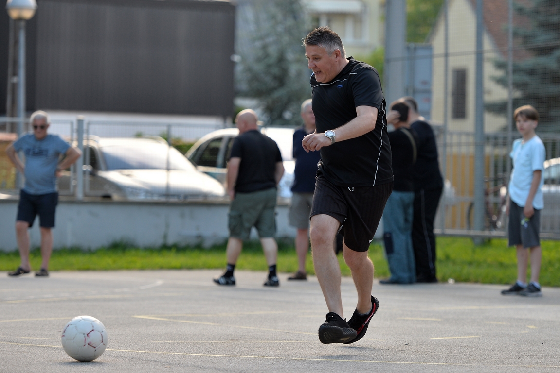 Crni i bijeli – mali nogomet