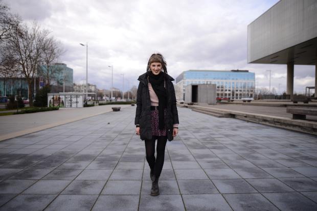 1662002101539022911426053423323