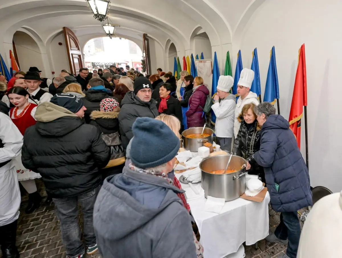 advent_u_atriju_kolaci_sarma_zaklada_vita_2025 (1)