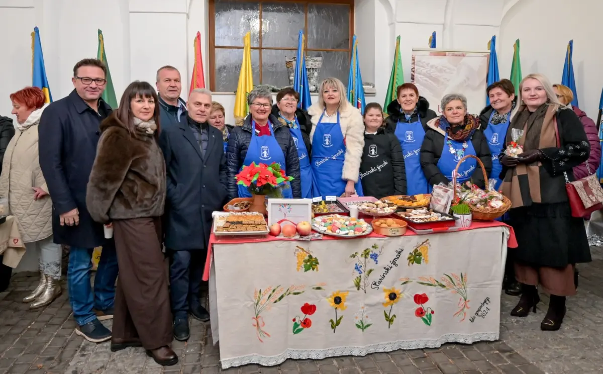 advent_u_atriju_kolaci_sarma_zaklada_vita_2025 (12)