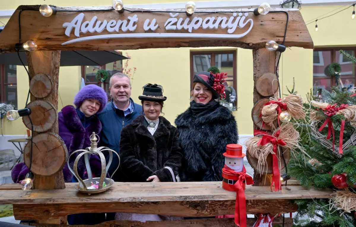 advent_u_atriju_kolaci_sarma_zaklada_vita_2025 (23)