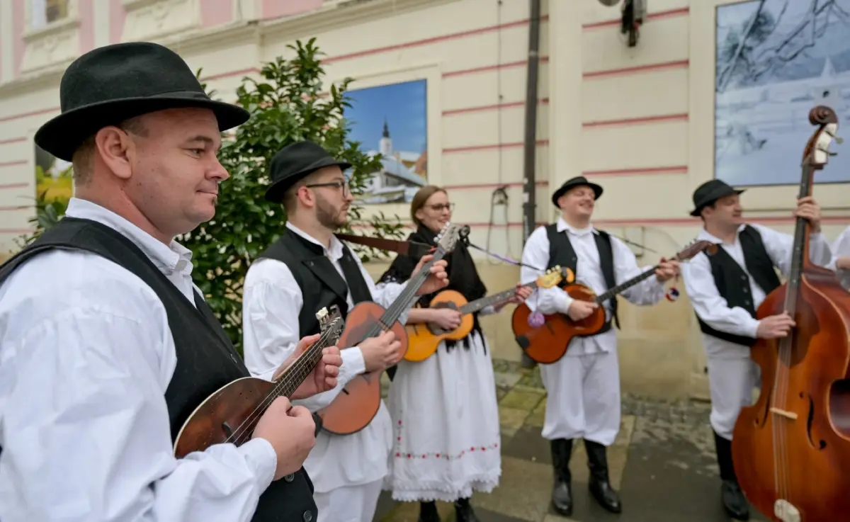 advent_u_atriju_kolaci_sarma_zaklada_vita_2025 (24_1)