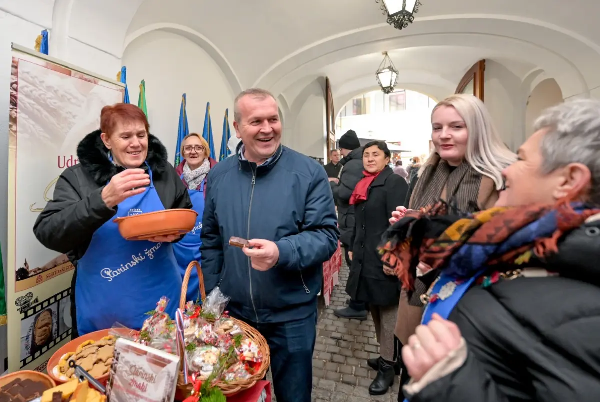 advent_u_atriju_kolaci_sarma_zaklada_vita_2025 (6)