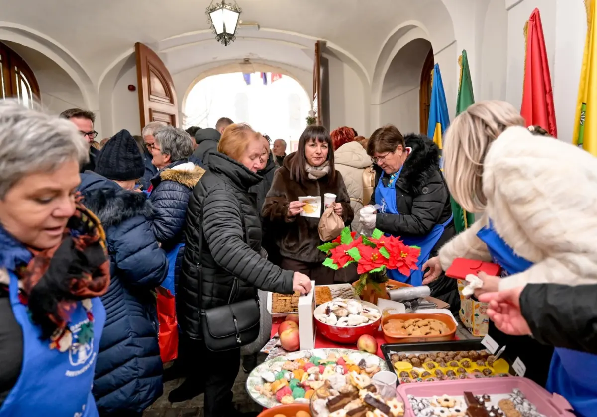 advent_u_atriju_kolaci_sarma_zaklada_vita_2025 (7)