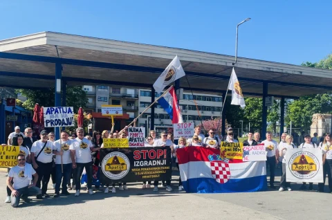 apatija prosvjed sisak 02