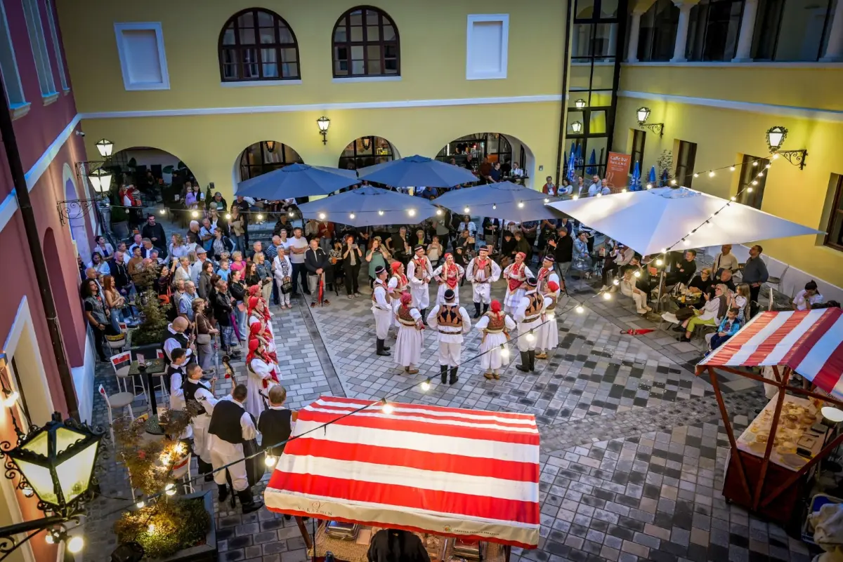 atrij_spancirfest_2025 (1) – vz zup atrij_spancirfest_2025 (1) – vz zup