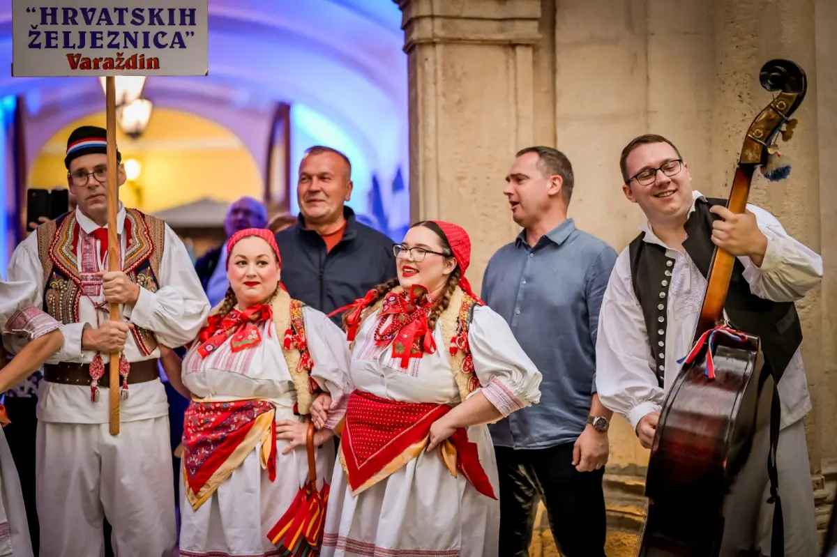 atrij_spancirfest_2025 (2) – vz zup atrij_spancirfest_2025 (2) – vz zup