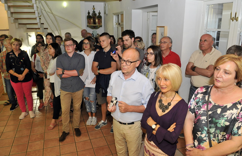 Image 3662469 (auto) Image 3662469 (auto)