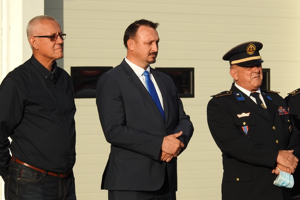 Image 4675364 (auto)