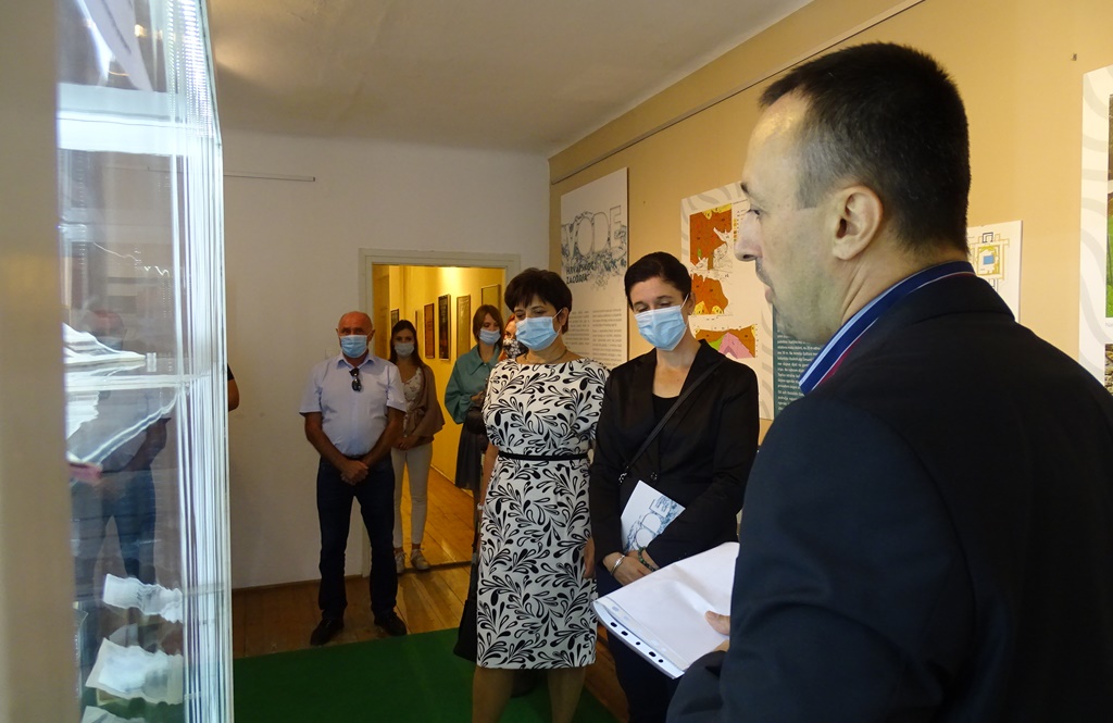 Image 4632626 (auto)