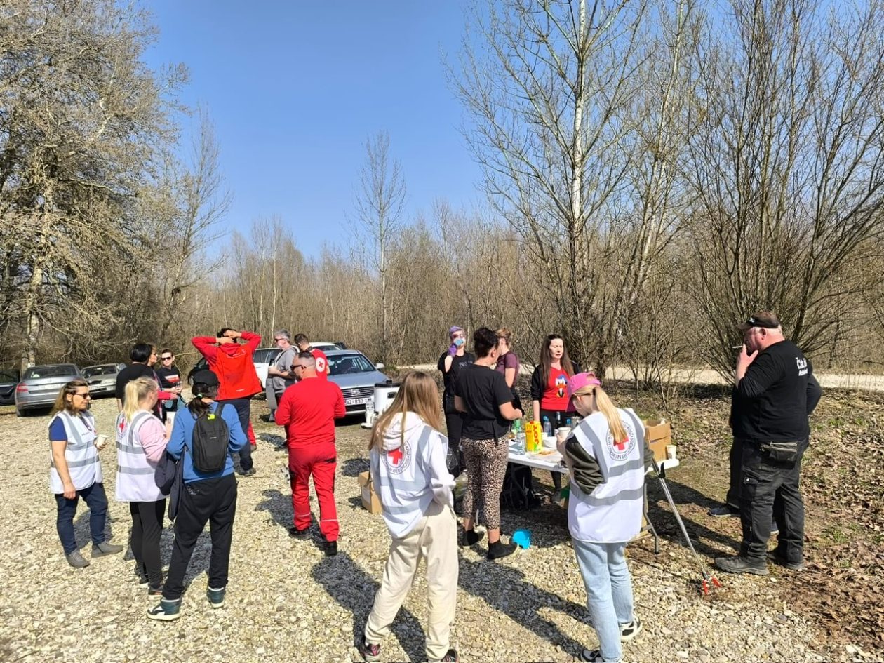 b20f56bc-cbee-4b00-8c3a-e83fb942b798 b20f56bc-cbee-4b00-8c3a-e83fb942b798