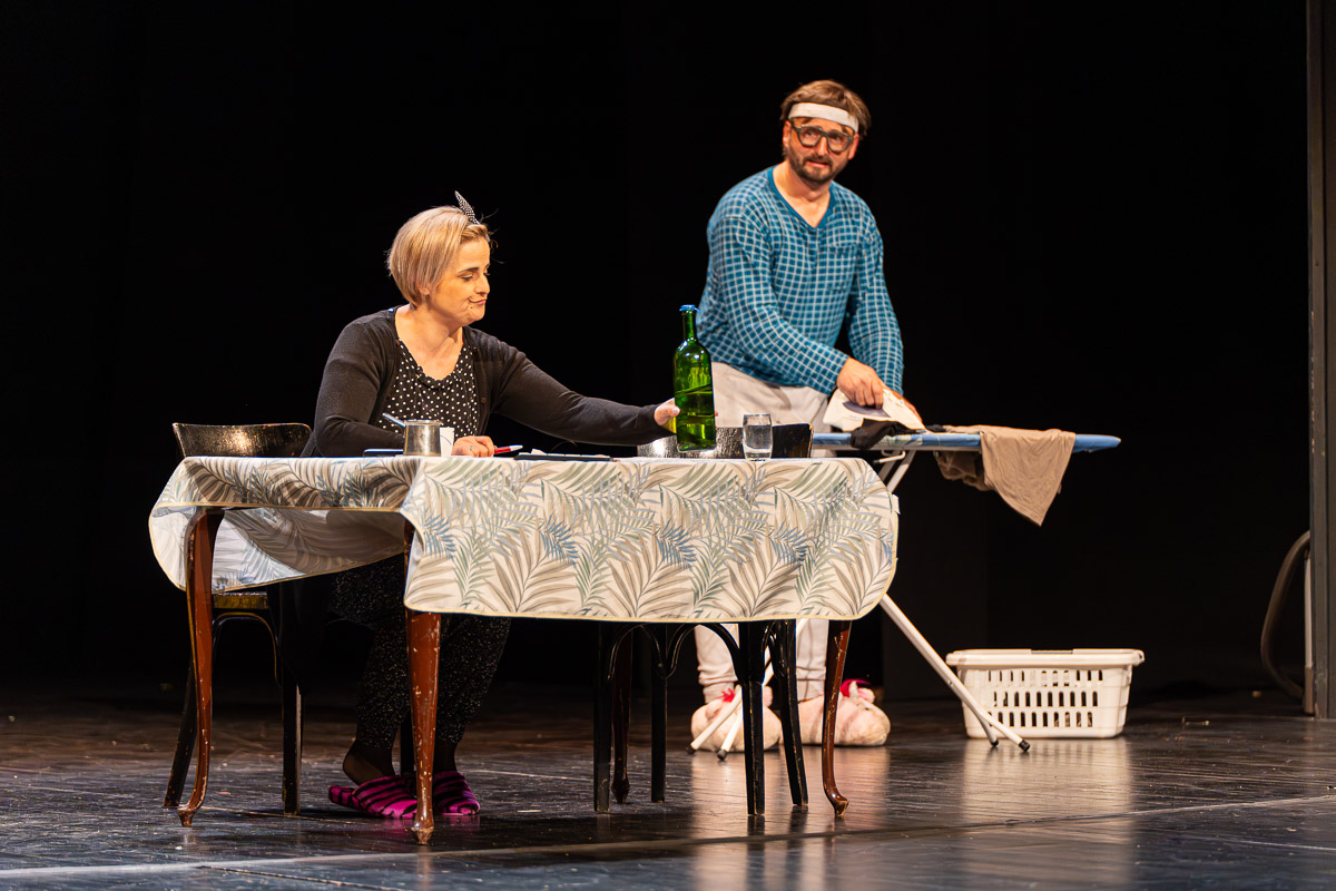 Gola istina – Alex i Bara