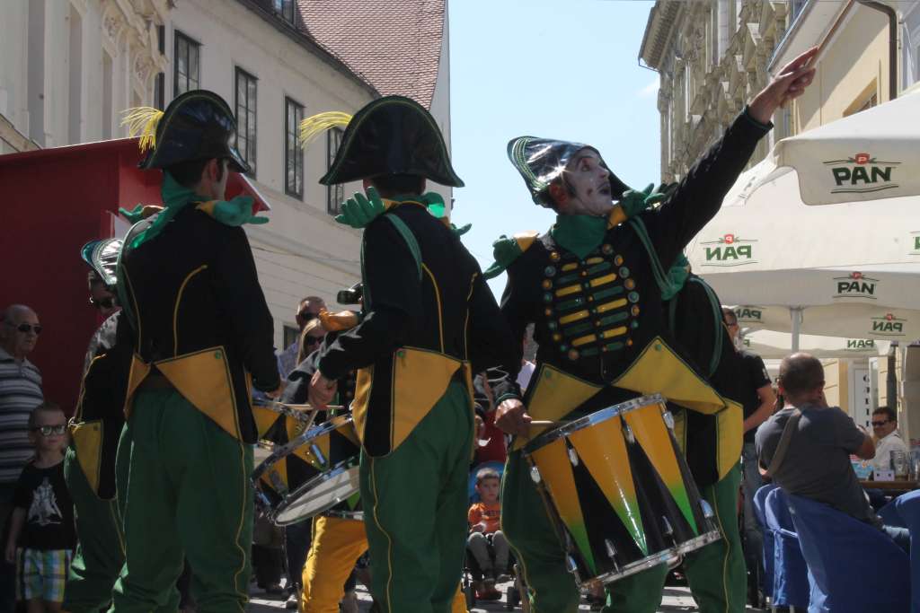 fanfaratranse034510011