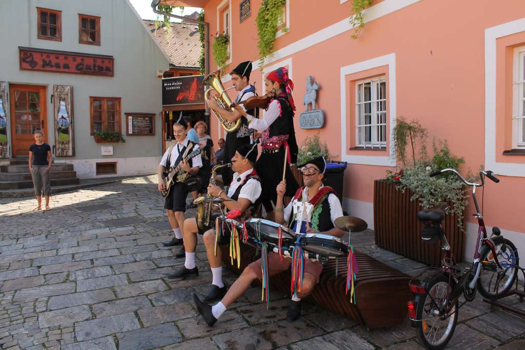 fanfaratranse040970771