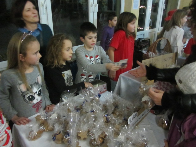 Božićni sajam u V. osnovnoj školi